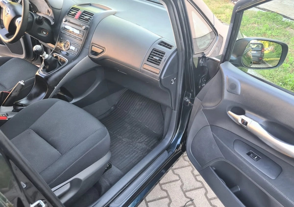 Toyota Auris cena 31900 przebieg: 163000, rok produkcji 2011 z Sławków małe 106